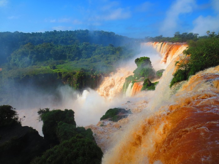 How to see Iguazu Falls in Argentina By Rachel Ricks