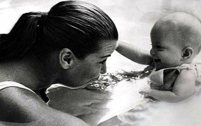 b2ap3_thumbnail_p_baby-swimming_1705815c.jpg