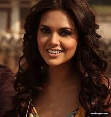 b2ap3_thumbnail_Esha-Gupta.jpg