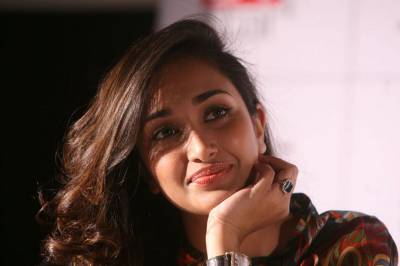 b2ap3_thumbnail_Jiah-Khan.jpg