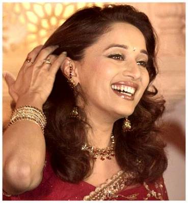 b2ap3_thumbnail_Madhuri-Dixit_20130427-110538_1.jpg